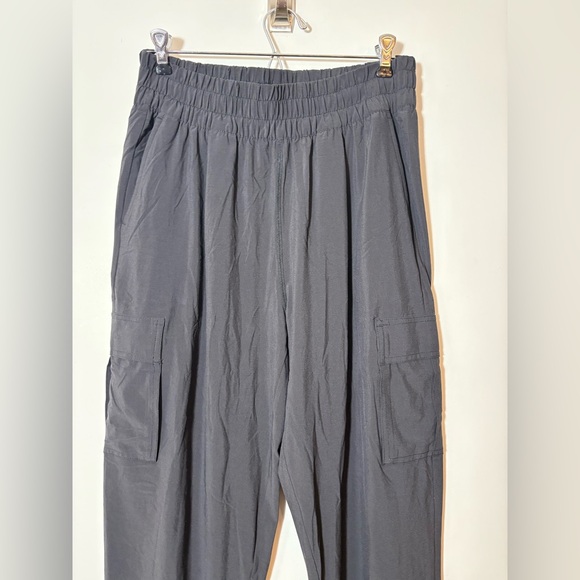 Vuori Women’s Villa Cargo Jogger in Black Size M - Picture 3 of 8